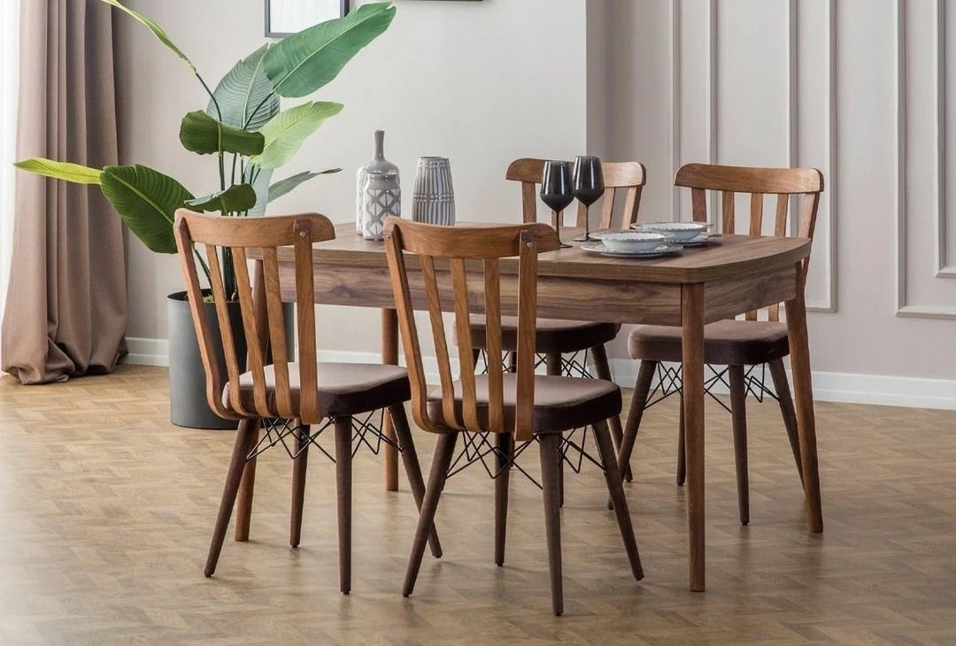 modele scaune din lemn rustice Set masa dining extensibila si 4 scaune maro din lemn Fergana The Home Collection