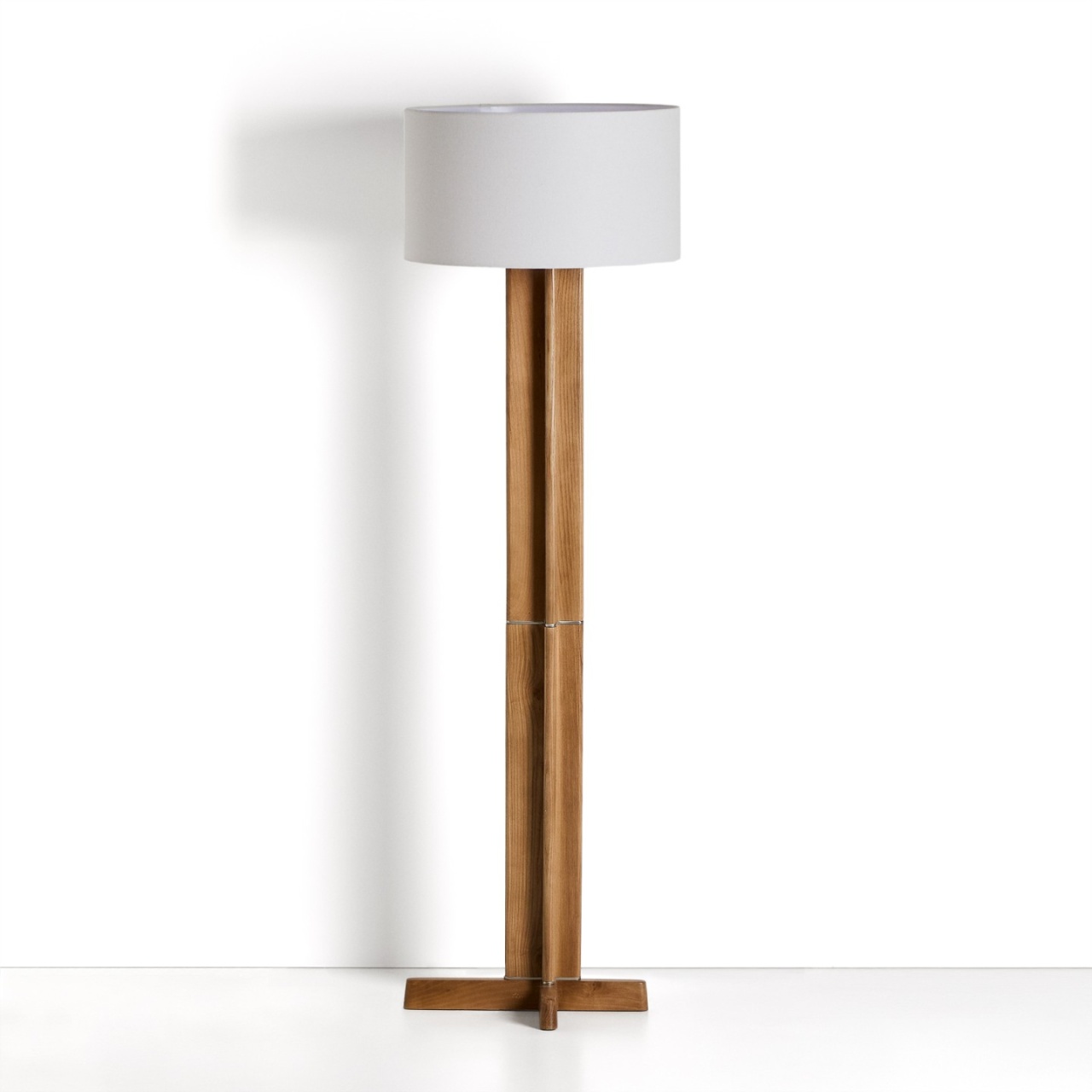 mobila Lampadar alb/maro din metal 151 cm Niani Kave Home