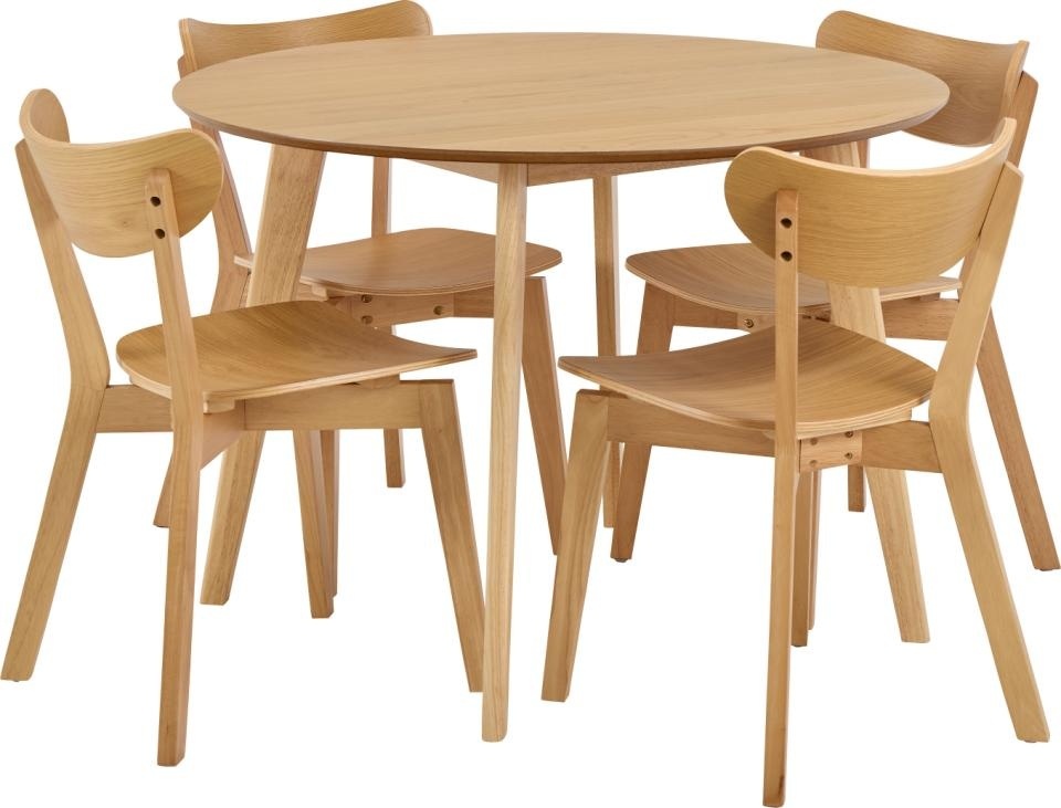 Set masa dining si 4 scaune maro deschis din lemn Roxby Actona Company