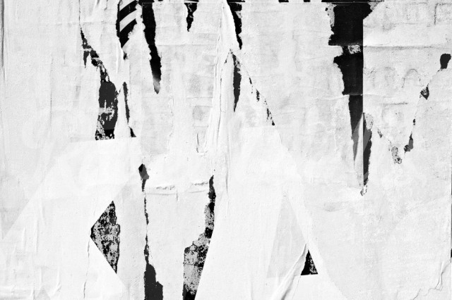 Tapet alb/negru din hartie cu fibre de nailon Rip Off Graphite Rebel Walls