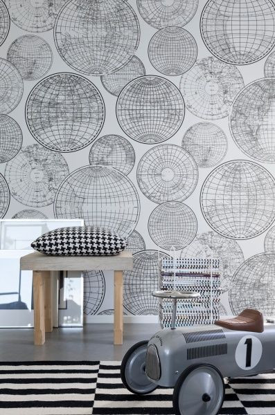 Tapet din hartie Globes Gathering Black and White Rebel Walls