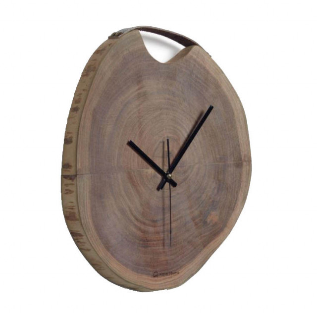 Ceas oval maro din lemn de salcam 30x35 cm Yuliana Kave Home