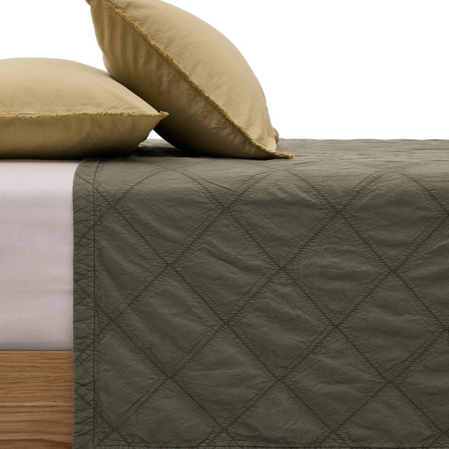 Cuvertura verde din bumbac 180x260 cm Serla Kave Home