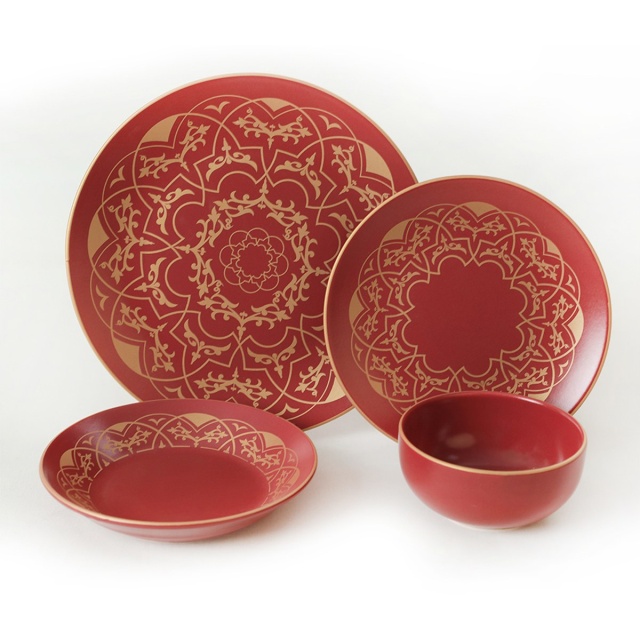 Set de masa 24 piese rosii/aurii din ceramica Damas The Home Collection
