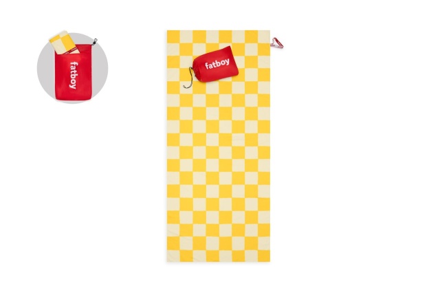 Prosop pentru plaja galben din fibre sintetice 90x200 cm Baggy Chess Fatboy