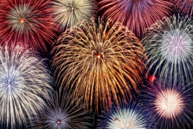 Tapet multicolor din hartie cu fibre de nailon Fireworks Rebel Walls