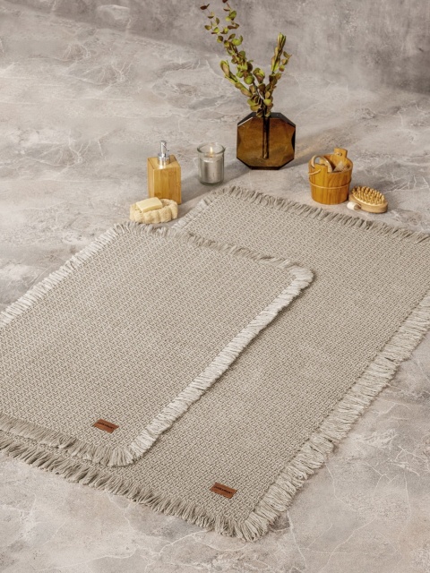 Set 2 covorase de baie bej din bumbac Carla The Home Collection