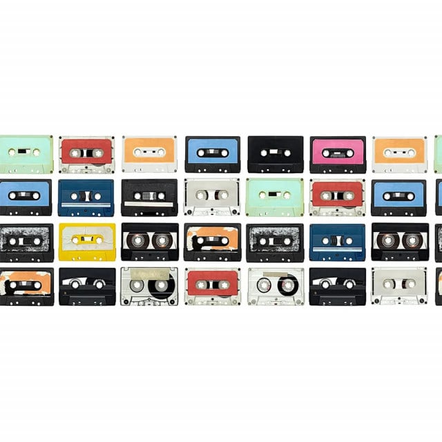 Tapet multicolor din hartie Casette Tape Rebel Walls