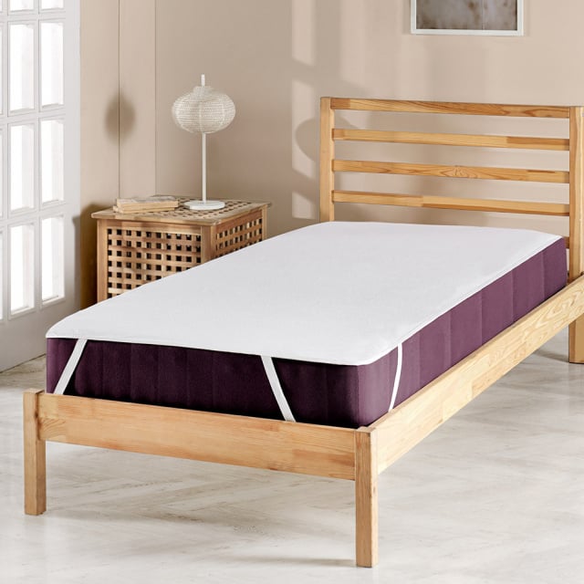 Husa protectie pentru pat alba din fibre 90x200 cm Alez The Home Collection