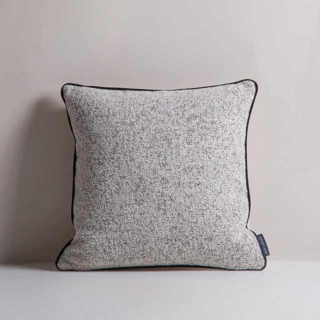 Perna patrata bej din fibre sintetice 45x45 cm Celine Besolux