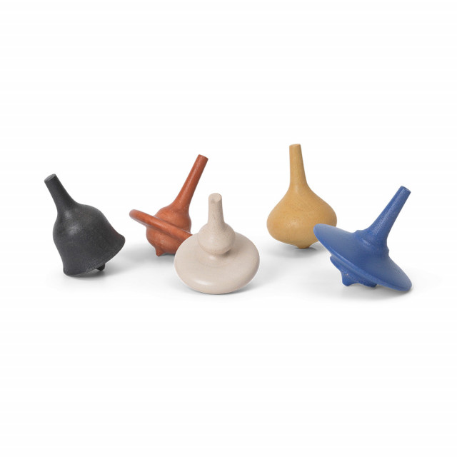 Set 5 titirezi multicolori din lemn Spin Ferm Living