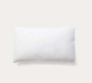 Perna dreptunghiulara alba din textil 30x50 cm Dulnia Kave Home