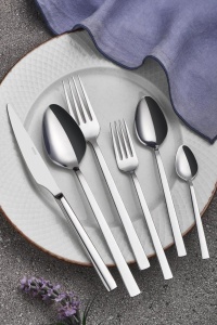 Set 36 tacamuri argintii din metal Deniz36 The Home Collection