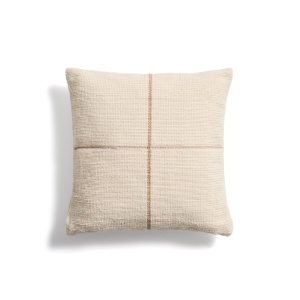 Fata de perna bej din fibre sintetice 45x45 cm Atima Kave Home