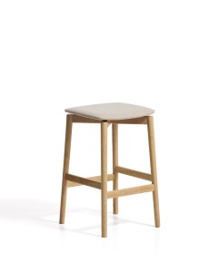 Scaun bar bej/maro deschis din textil Evera Stool Chenille Kave Home