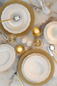 Set de masa 26 piese albe/aurii din ceramica BNILY26YT20 The Home Collection