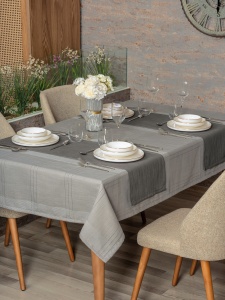 Set fata si traversa de masa gri din fibre sintetice Jasmine The Home Collection