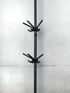 Set 2 cuiere negre din plastic Hercules Wenko