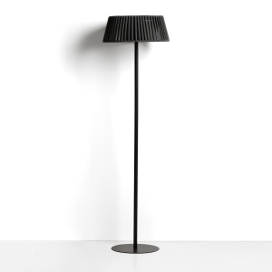 Lampadar solar pentru exterior neagra din metal 160 cm Aldet Kave Home