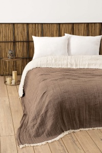 Cuvertura maro din bumbac 230x250 cm Muslin The Home Collection