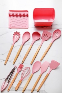 Set suport cu 13 ustensile roz din lemn C-SLC1301 The Home Collection