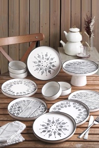 Set de masa 11 piese albe/negre din ceramica MCH09912 The Home Collection