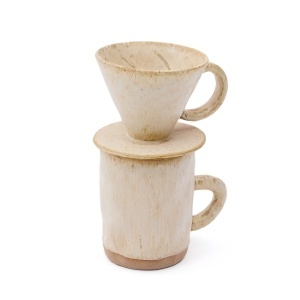 Cafetiera manuala bej din ceramica Zunel Kave Home