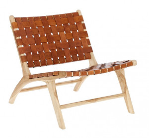 Scaun lounge maro din lemn de tec si piele Calixta Kave Home