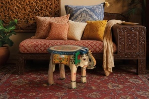 Taburet multicolor din lemn Elephant Giner y Colomer